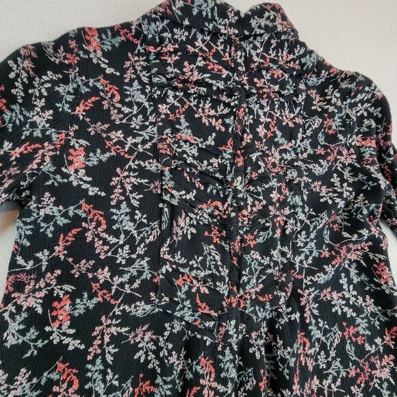 Maeve ANTHROPOLOGIE Bainbridge Black Gathered FLORAL Button Down Top Bohemian 4‎ - Picture 4 of 10